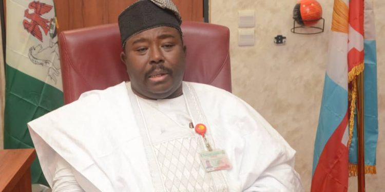 Olubadan Oba Lekan Balogun, is a Detribalizes Nigeria and Symbol of Unity –Sen. Sharafadeen