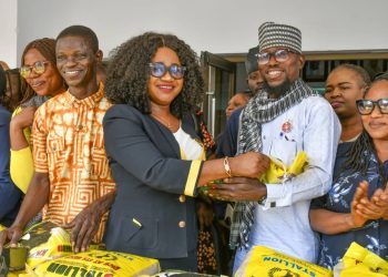 FCT NUJ Distributes Rice to 600 Members for Yuletide Celebration